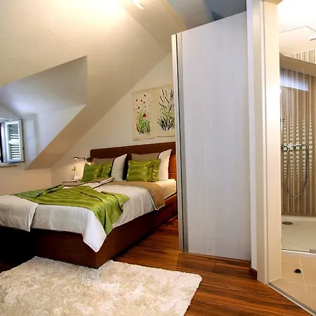 Apartment Allure *