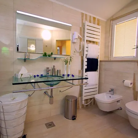 Apartment Allure